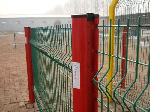 县丰安护栏网厂位于中国丝网之乡安平县,是集生产销售为一体的厂家