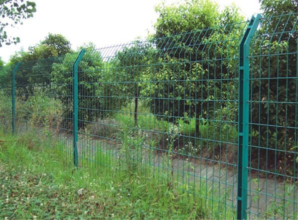 内蒙古大器护栏网厂主要销售 护栏网 花园护栏网,铁路护栏网,桥梁护栏